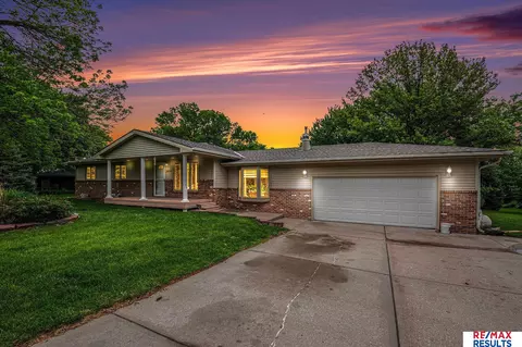 2612 Oxbow Rd, Fremont, NE 68025