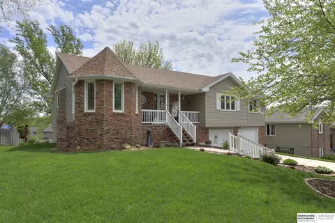 4619 S 154th Cir, Omaha, NE 68137