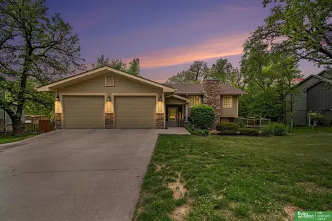 19706 Ewel Ct, Plattsmouth, NE 68048