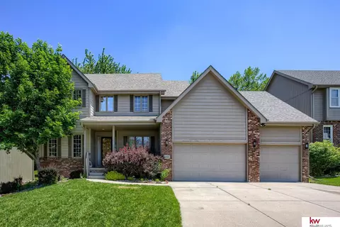 6227 N 154 St, Omaha, NE 68116