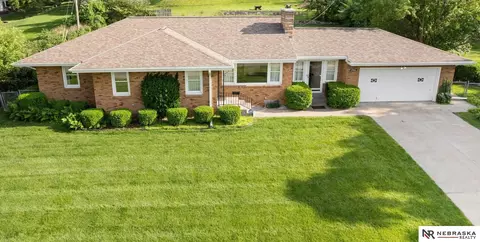 7705 Woolworth Ave, Omaha, NE 68124