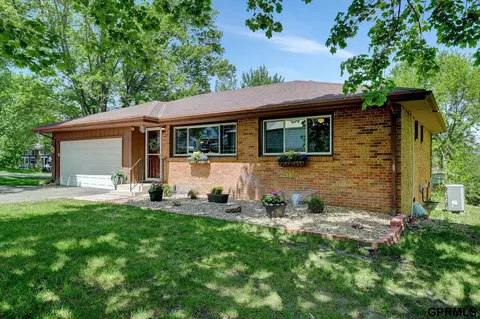 18710 Market St, Sprague, NE 68438