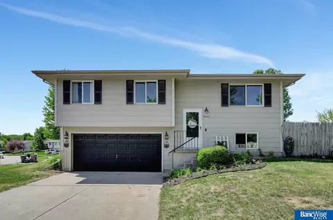 2661 W Peach St, Lincoln, NE 68522