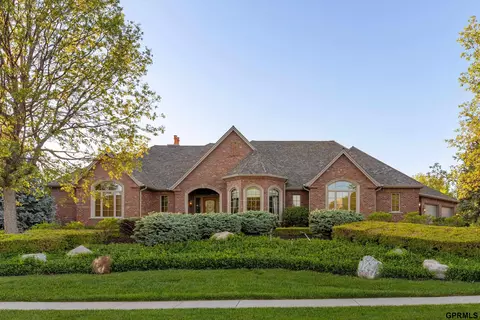 13642 Cuming St, Omaha, NE 68154
