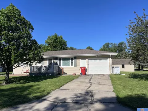 411 Quince St, De Witt, NE 68341