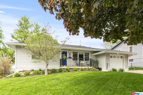 4902 Vinton St, Omaha, NE 68106