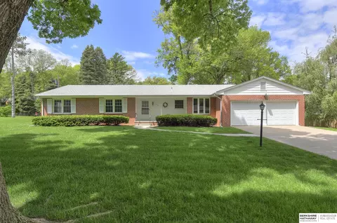 1218 Skylark Dr, Omaha, NE 68144
