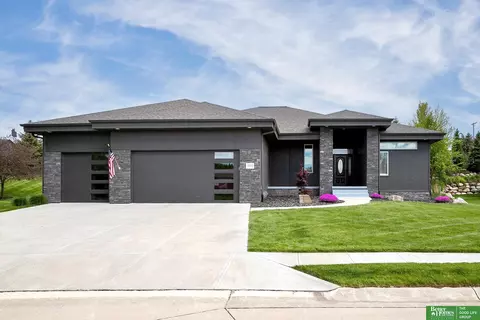 19010 Pierce Plz, Omaha, NE 68130
