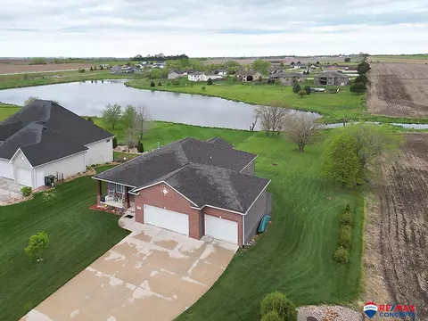 747 Linden Dr, Palmyra, NE 68418