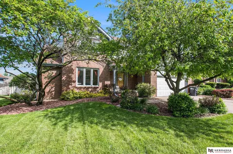 15722 Rolling Ridge Rd, Omaha, NE 68135