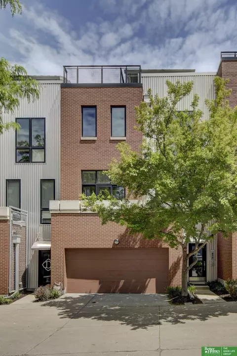 913 S 10 Ct, Omaha, NE 68108