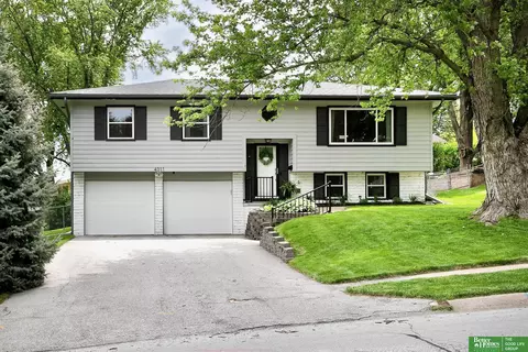 4311 Terrace Dr, Omaha, NE 68134