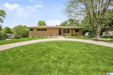 16414 Poppleton Ave, Omaha, NE 68130