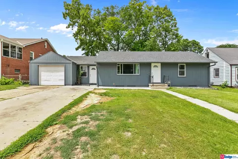 4652 Grand Ave, Omaha, NE 68104
