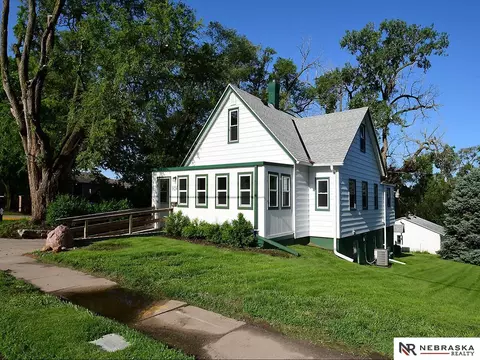 3054 S 60th St, Omaha, NE 68106