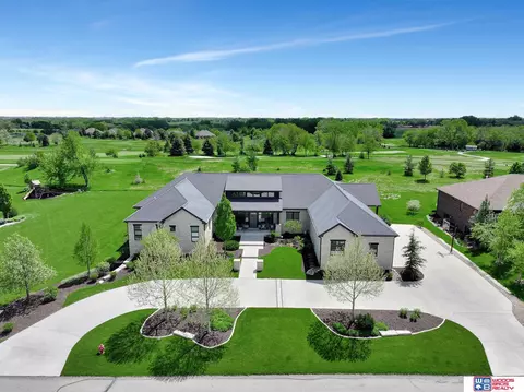 3700 Doonbeg Rd, Lincoln, NE 68520