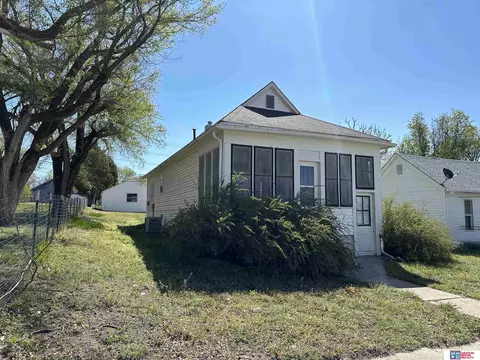 1116 A St, Fairbury, NE 68352