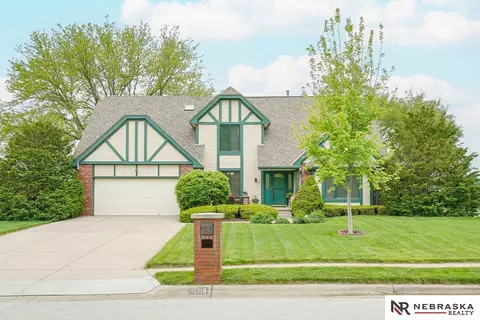 12218 Rose Ln, Omaha, NE 68154