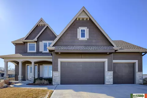 12355 Elk Ridge Cir, Papillion, NE 68046