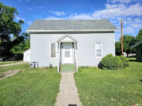1081 11th St, Henderson, NE 68371