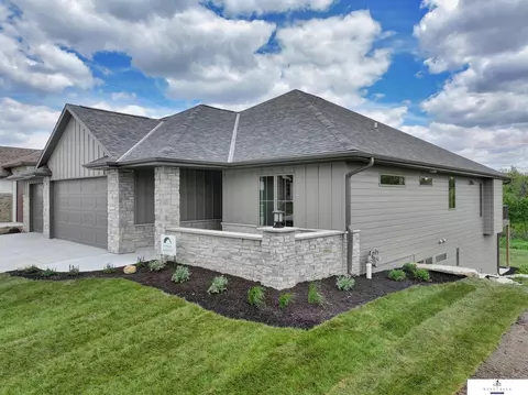 6530 S 90th St, Lincoln, NE 68526