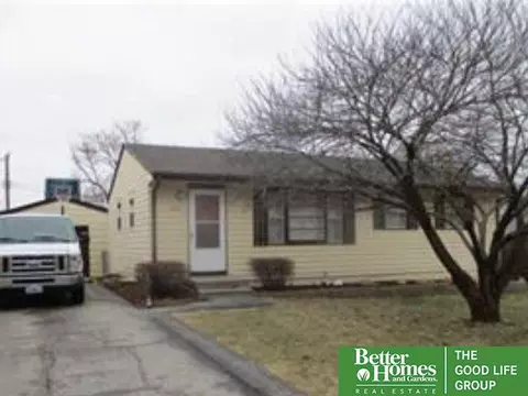 4611 N 94th St, Omaha, NE 68134