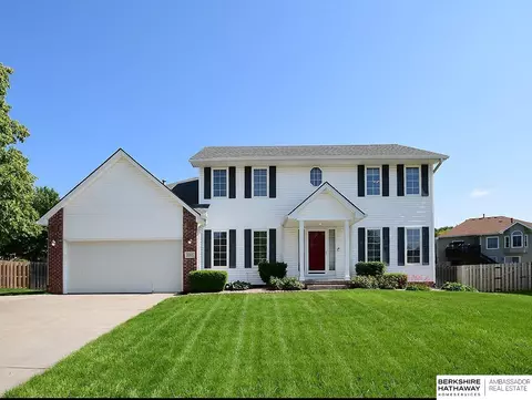1205 Mackensey Dr, Papillion, NE 68046