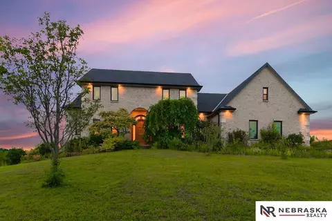 11600 Old Mill Dr, Blair, NE 68008