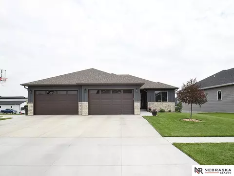 1048 N 108th St, Lincoln, NE 68527