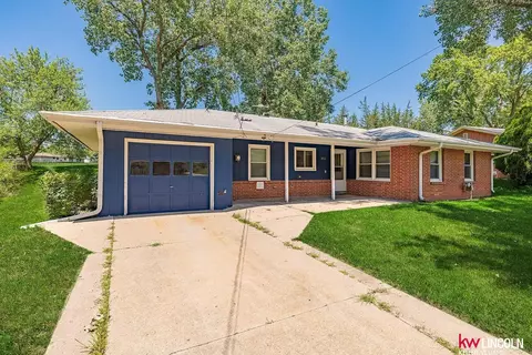 3611 NW Michael St, Lincoln, NE 68524