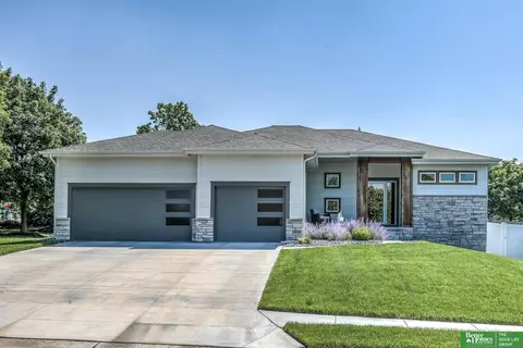 3805 S 192nd Ave, Omaha, NE 68130
