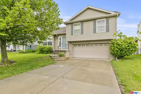 7864 Redick Ave, Omaha, NE 68122