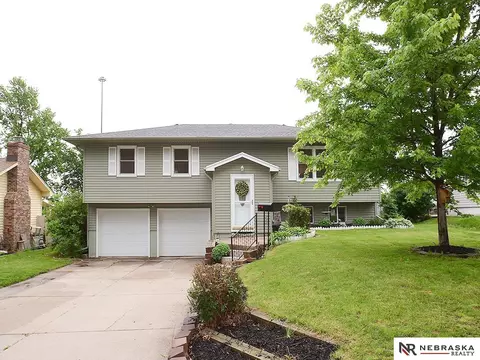 11321 Gold St, Omaha, NE 68144