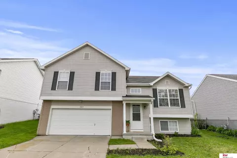 15405 Grebe St, Bennington, NE 68007