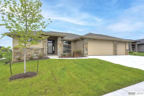 4913 N 192nd Ave, Elkhorn, NE 68022