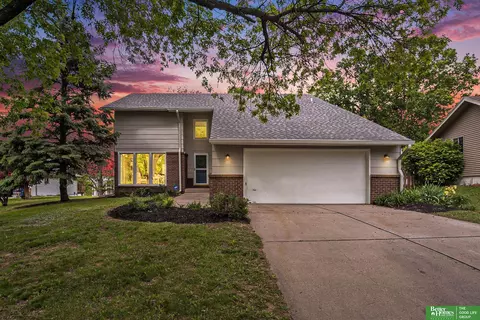 11605 Susie Cir, Bellevue, NE 68123