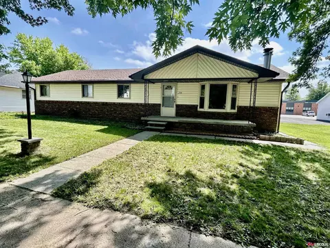 234 N Spruce St, Dodge, NE 68633