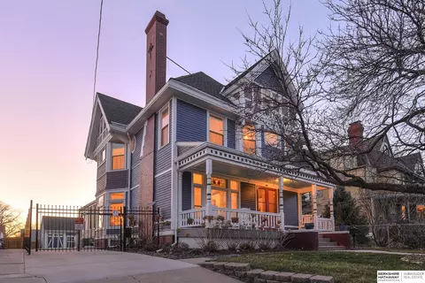 1608 S 32nd Ave, Omaha, NE 68105