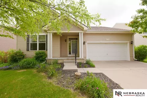8705 S 163rd Ave, Omaha, NE 68136