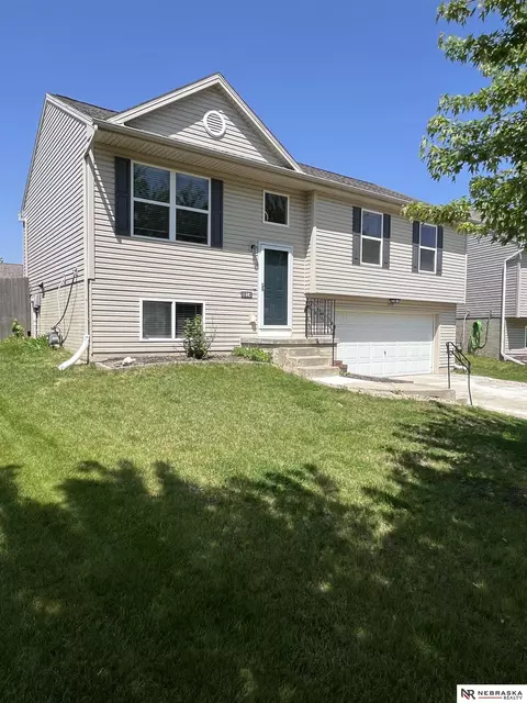 8014 N 145th St, Bennington, NE 68007