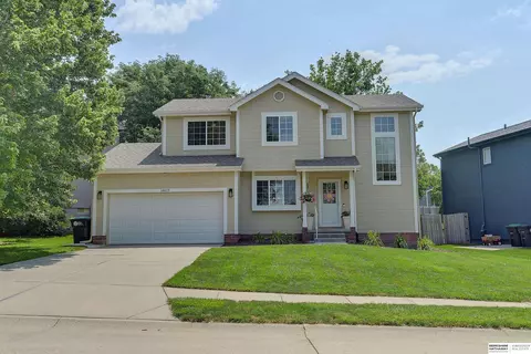 14619 Saratoga St, Omaha, NE 68116