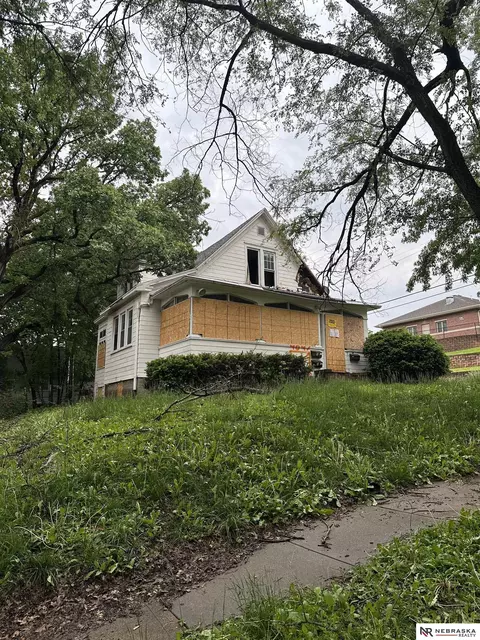 4647 Izard St, Omaha, NE 68132