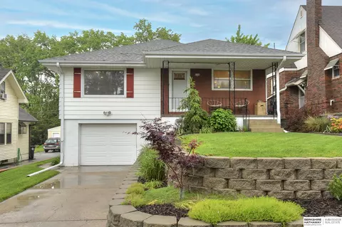 6156 Hickory St, Omaha, NE 68106