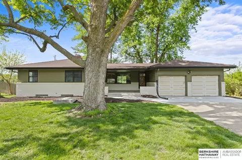 9703 Walnut St, Omaha, NE 68124
