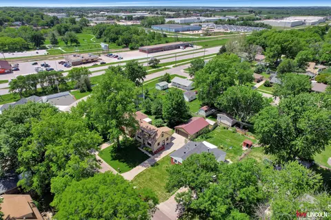 4141 Holly Rd, Lincoln, NE 68502