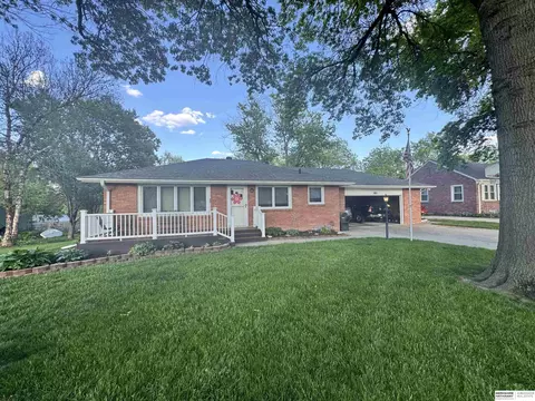 2720 S 35th St, Lincoln, NE 68506