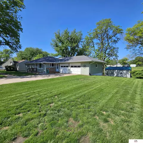 1519 F St, Fairbury, NE 68352