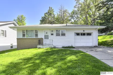 4675 Bancroft St, Omaha, NE 68106