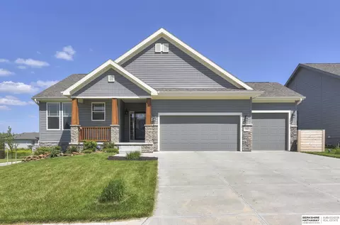7905 S 184th St, Omaha, NE 68136