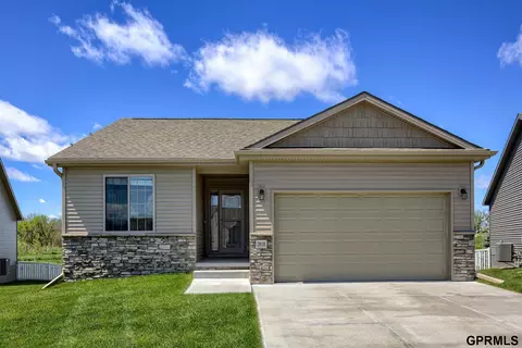 2638 N 202 Ave, Elkhorn, NE 68022